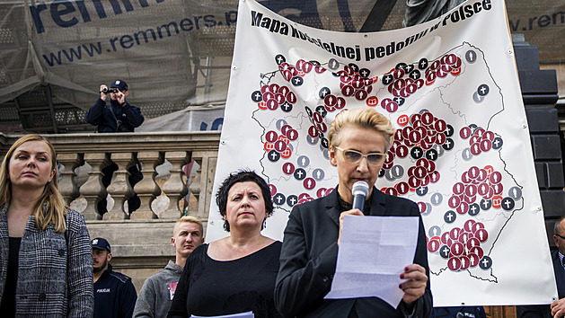 Stovky nových hlášení o zneužívání. Polskou církev dál ničí pedofilní aféra
