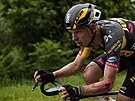 Poranný Nmec Tony Martin pokrauje po hromadném pádu v 1. etap na Tour de...