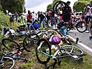 Dsivá scéna po hromadném pádu v první etap Tour de France