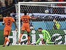 Nizozemtí fotbalisté po druhém obdreném gólu