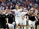 etí fotbalisté slaví s fanouky vítzství nad Nizozemskem