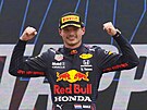 Max Verstappen z Red Bullu se raduje z triumfu na Velké cen Francie.