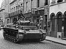 Panzer III Ausf. F pi prjezdu francouzským mstem v kvtnu 1940