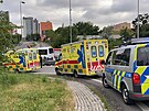 Pi nehod nkolika aut v Praze 4 se zranilo nejspí pt lidí. (22. ervna 2021)