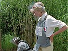 Princezna Diana na minovém poli b�hem náv�t�vy Angoly (Huambo, 15. ledna 1997)
