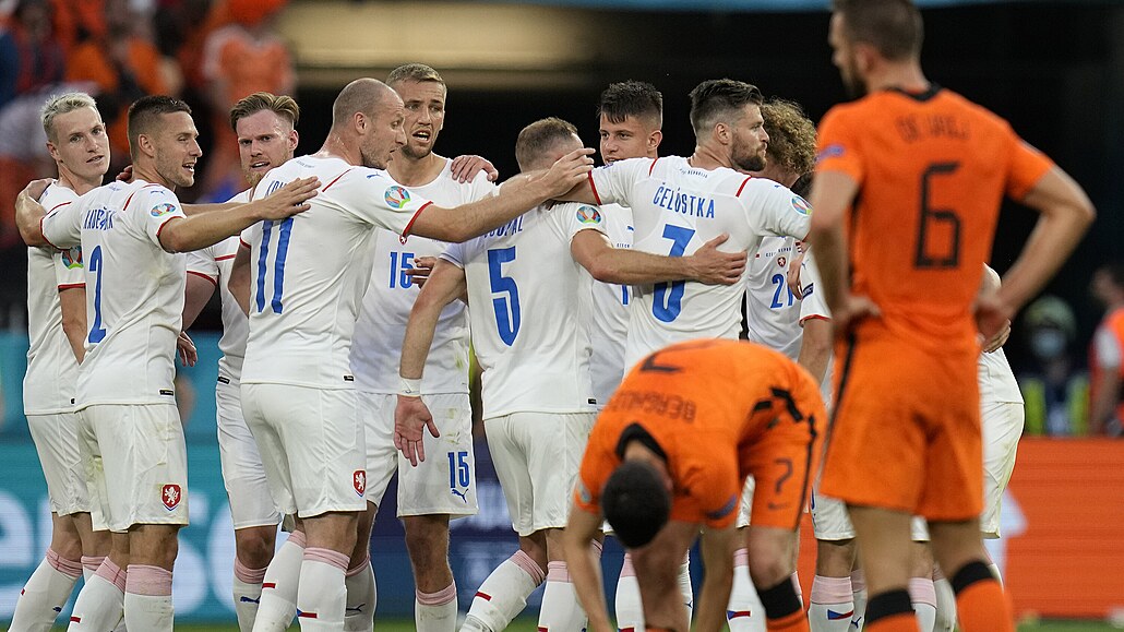 etí fotbalisté slaví vítzství nad Nizozemskem v osmifinále ME.