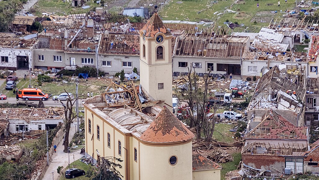 Tragédie po tornádu v obci Moravská Nová ves (25.5.2021)