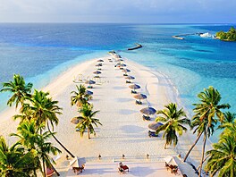 Nejkrásnější pláží světa je Veligandu Island Beach na Maledivách, vyplývá z...