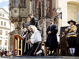 Na Staroměstském náměstí proběhla rekonstrukce popravy 27 českých pánů. (21....