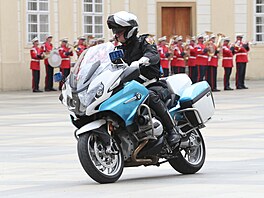 Slavnostním nástupem, pehlídkou motocyklové jednotky, ale i koncertem oslavila...