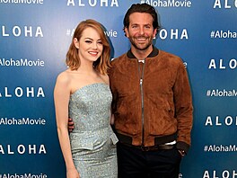 Emma Stoneová a Bradley Cooper (2015)