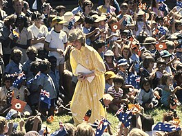 Princezna Diana na návtv Austrálie (Alice Springs, 21. bezna 1983)