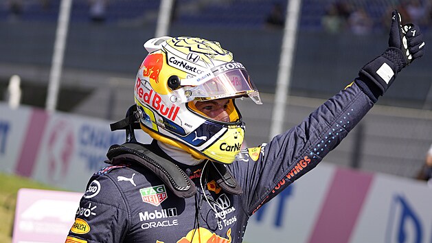 Max Verstappen po kvalifikaci na Velkou cenu trska formule 1.