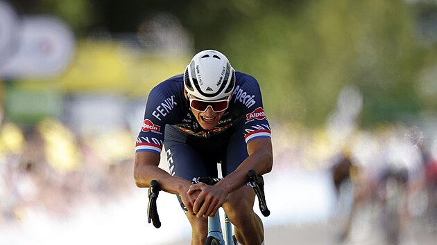 Unaven Mathieu van der Poel po projet clov ry ve druh etap na Tour de France