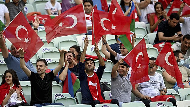 Turet fanouci se v Baku chystaj na zpas se vcarskem.