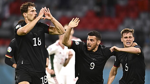 Leon Goretzka se raduje z glu proti Maarsku.