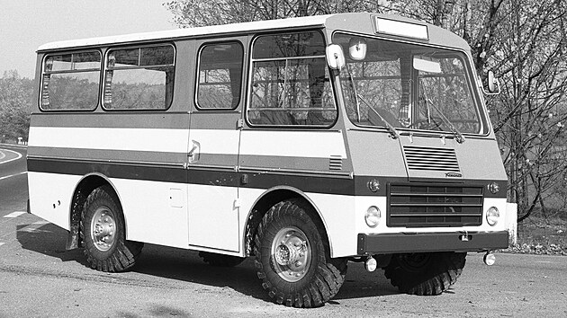 Prototyp autobusu Karosa na podvozku GAZ-66