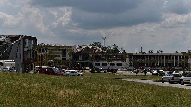 Zničený areál Moravských naftových dolů v Lužicích. (25. června 2021)