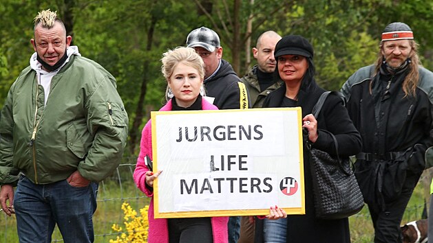 Pochod na podporu pravicového extremisty a profesionálního vojáka Jürgena Coningse, po němž úřady vyhlásily pátrání kvůli výhružkám na adresu předního belgického virologa. Muž se v určitých kruzích stal symbolem rezistence proti koronavirovým omezením. (24. května 2021)