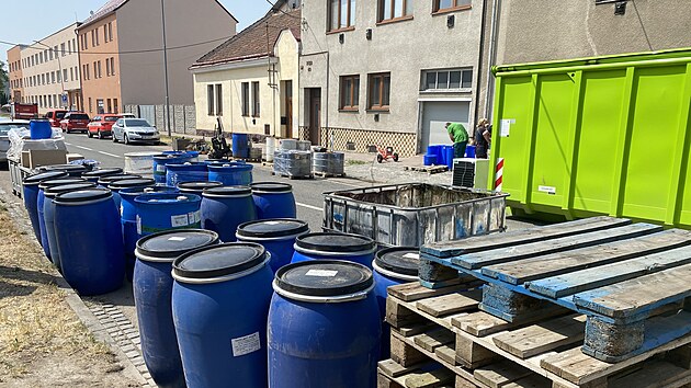 V Kyjově začalo 21. 6. 2021 odklízení nebezpečných látek a chemikálií, které zůstaly v bývalé varně drog. 
