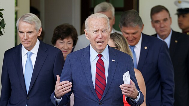 Americk prezident Joe Biden po setkn se sentory ohlsil dohodu ohledn investic do infrastruktury. (24. ervna 2021)