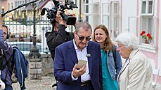 Reisérka Theodora Remundová natáí na zámku v Beov dokument s Christianem...
