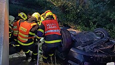 P�i vá�né havárii auta na Opavsku hasi�i z automobilu vyprostili �ty�i zran�né....