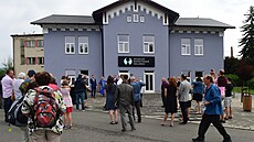 Muzeum rapotínské sklárny v Rapotín� na �umpersku nabízí desítky lustr� a...