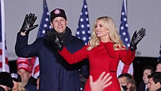 Ivanka Trumpová a Jared Kushner na pedvolebním shromádní v Michiganu (2....