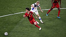 Beglian Axel Witsel (. 6 v erveném) bhem utkání proti Finsku.