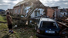 Následky ničivého tornáda v obci Mikulčice (25. června 2021)