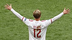 Kasper Dolberg z Dánska se raduje ze své trefy proti Walesu.