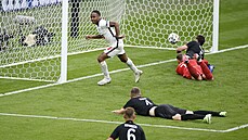 Dlouhé ekání na gól v zápase mezi Anglií a Nmeckem ukonil Raheem Sterling.