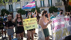 Demonstrace na podporu transgender zákona ve panlsku. (28. ervna 2021)