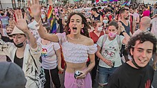 Demonstrace na podporu transgender zákona ve panlsku. (28. ervna 2021)