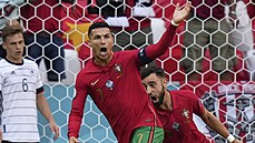 Cristiano Ronaldo slaví gól na Euru proti Německu.