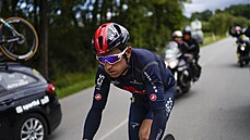 Geraint Thomas se vzpamatovává z pádu bhem tetí etapy Tour de France.