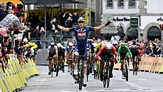 J TO DOKZAL. Tim Merlier se raduje z vtzstv ve tet etap Tour de France.