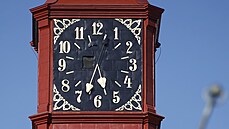 Na v jihlavské radnice se vrátily restaurované hodiny. Mají stejný vzhled,...