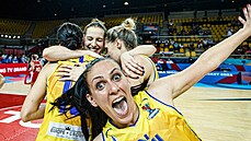 Bosenské hráky oslavují postup do tvrtfinále EuroBasketu.