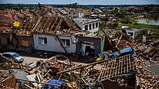 Zdevastované domy v obci Mikulčice na jižní Moravě, kterou se ve čtvrtek večer...