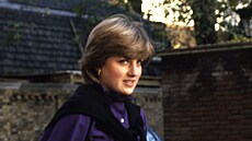 Princezna Diana je�t� coby Lady Diana Spencerová (listopad 1980).