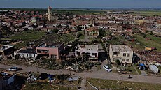 Záb�ry z dronu ukazují zkázu po �ád�ní tornáda v Moravské Nové Vsi. O místu se...