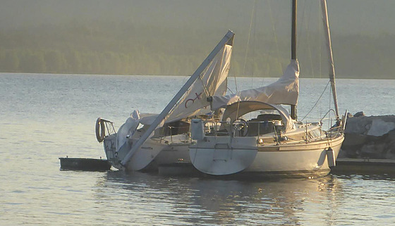 Na Lipn se v pondlí veer srazily dv jachty.
