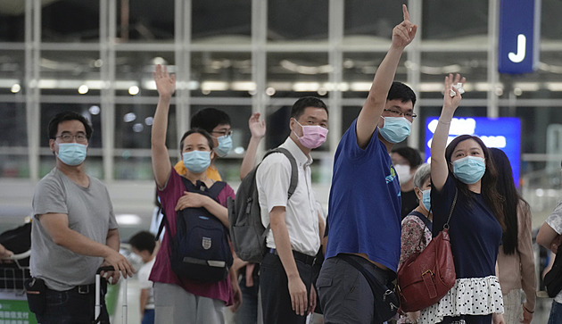 Hongkong se vylidňuje. Už druhý rok po sobě přišel o více než sto tisíc lidí