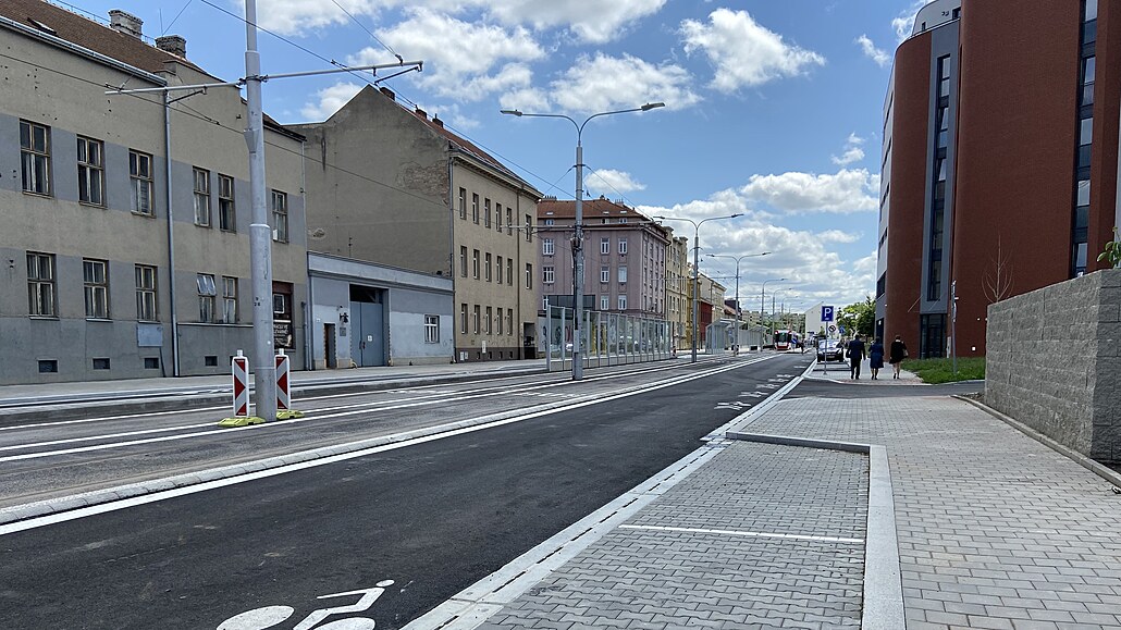 S prvním �ervencem za�nou v opravované ulici Plotní v Brn� jezdit tramvaje. Do...
