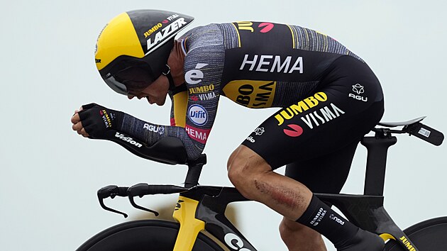 Primož Roglič na trati úvodní časovky na Tour de France.