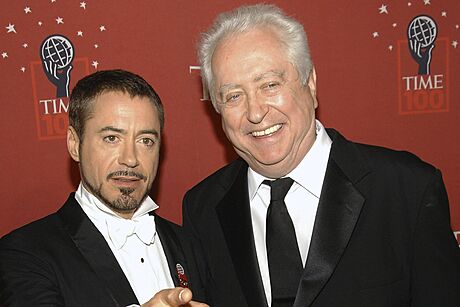 Robert Downey Jr. (nalevo) a jeho otec Robert Downey Sr. (8. kvtna 2008)