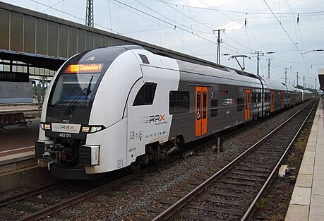 Dalm nmeckm vrobcem patrovch voz se stala spolenost Siemens. Pro S-Bahn...