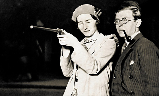 Jean-Paul Sartre s přítelkyní, spisovatelkou Simone de Beauvoir